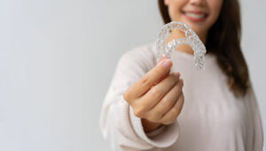 How Invisalign Improves Oral Health Beyond Just a Straighter Smile_FI